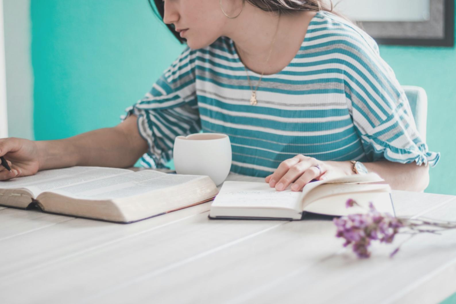 Professional workspace for motivation enhancement training